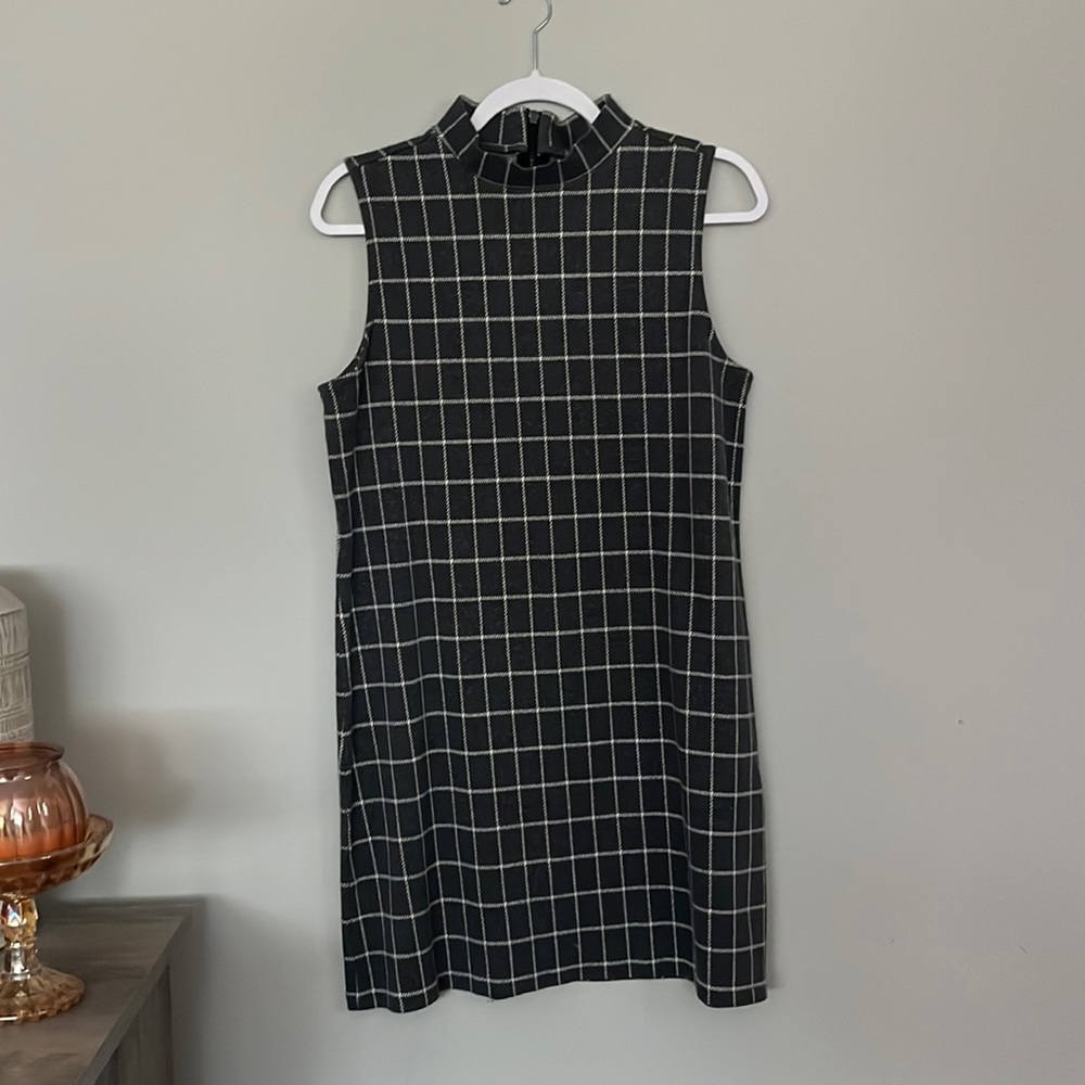 Paraphrase mock neck sleeveless dress